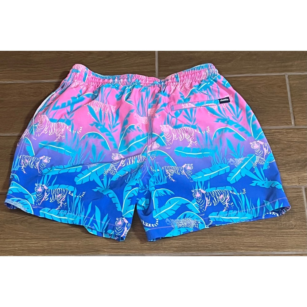 Chubbies Men Tiger Leopard Jungle Ombre Swim Trunks Pink Blue 5.5 Inch Inseam L - Picture 4 of 5